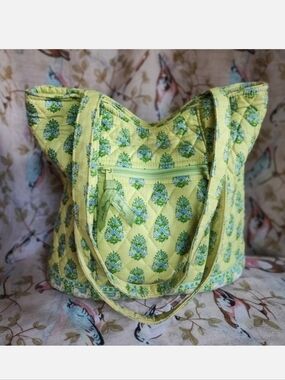 Vera Bradley Citrus Lime Elephant Floral Quilted Tote Handbag Purse FLAW STAINS